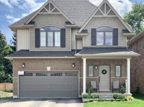 Property listing for 13 Dennis Dr., Smithville, ON